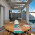 Camelia Luxury *