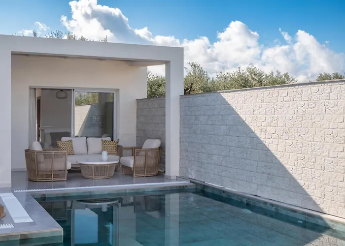 Camelia Luxury