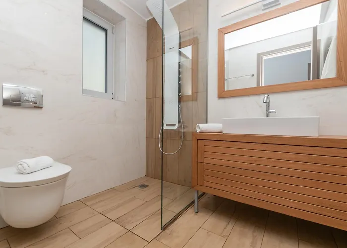 Camelia Luxury